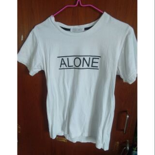 เสื้อยืดสีขาว alone