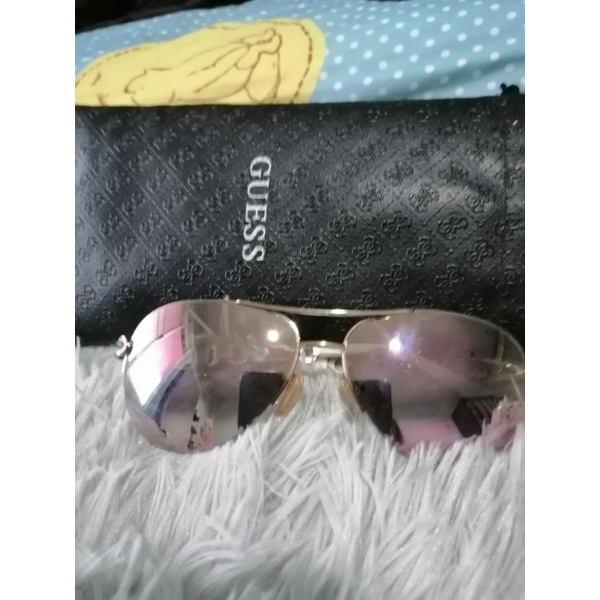 แว่นตากันแดดสีปรอทGUESS