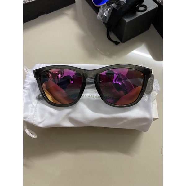 CLERANCE OLDSTOCK ️ ️แว่นกันแดด HAWKERS สีดําอ่อน สีม่วง