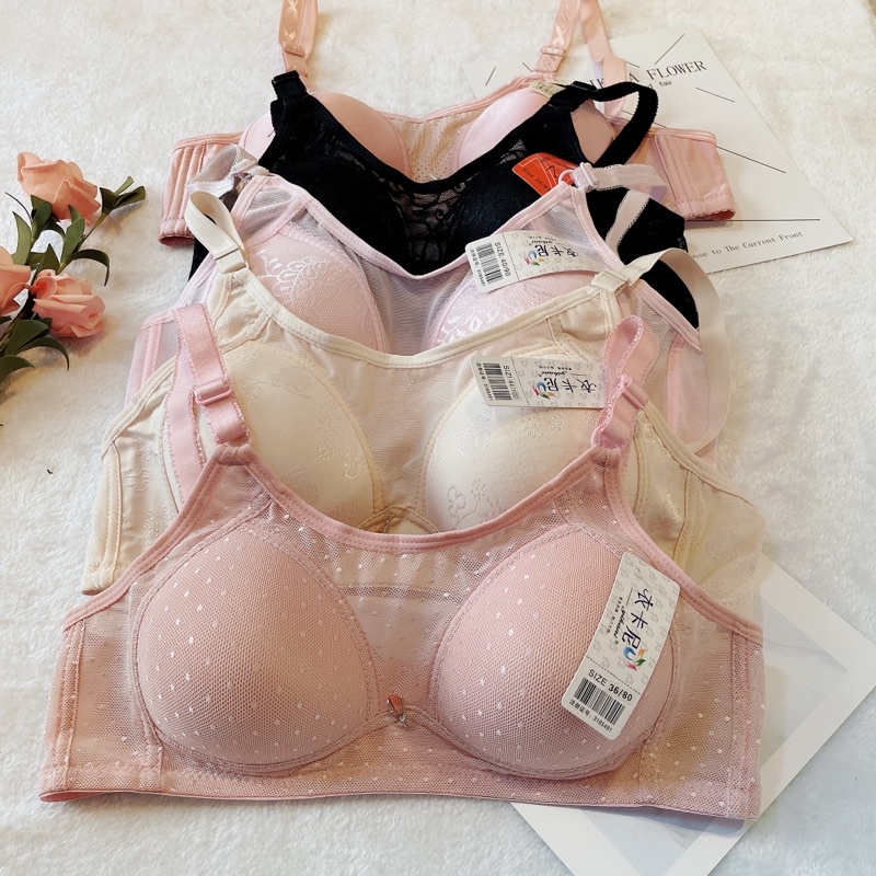 Sale!!  เสื้อในแบบบังทรงไร้โครง ราคาพิเศษ เนื้อผ้านุ่ม คัพBC มีไซร้34 36 38 40 42 44ค่ะ