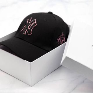 NY หมวก New york yankees New Collection
ใหม่ล่าสุด ป้ายครบ เทียบเท่าแท้ 1:1 hi-end