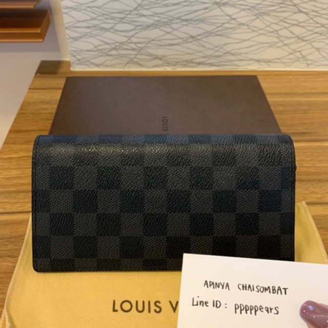 (Used like new) Louis Vuitton long Wallet (Damier Graphite Canvas) 100% Authentic DC12