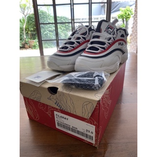 รองเท้า Fila Kid us5/ 23cm สภาพนางฟ้าใช้ 1 ครั้ง