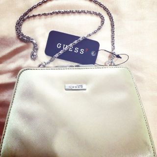 กระเป๋าสะพาย GUESS แท้100%สายโซ่ สีทอง