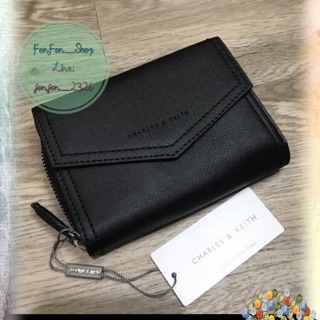 CHARLES &amp; KEITH  SHORT WALLET กระเป๋าสตางค์ใบสั้นพับสามตอนหนังสวย🔥🔥🔥