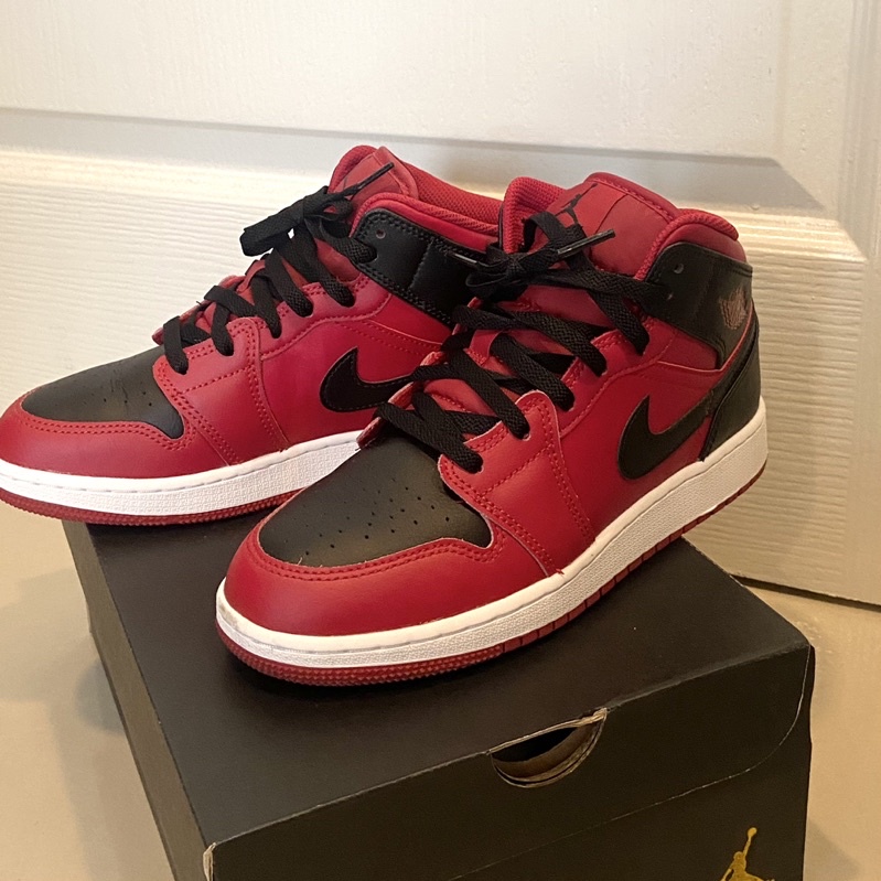 รองเท้า Nike Jordan 1 Mid (GS) Gym Red/Black-White