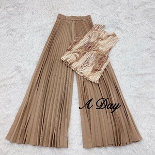 พร้อมส่ง 🖼️6 color 🧳pleated crop set✈️ a day