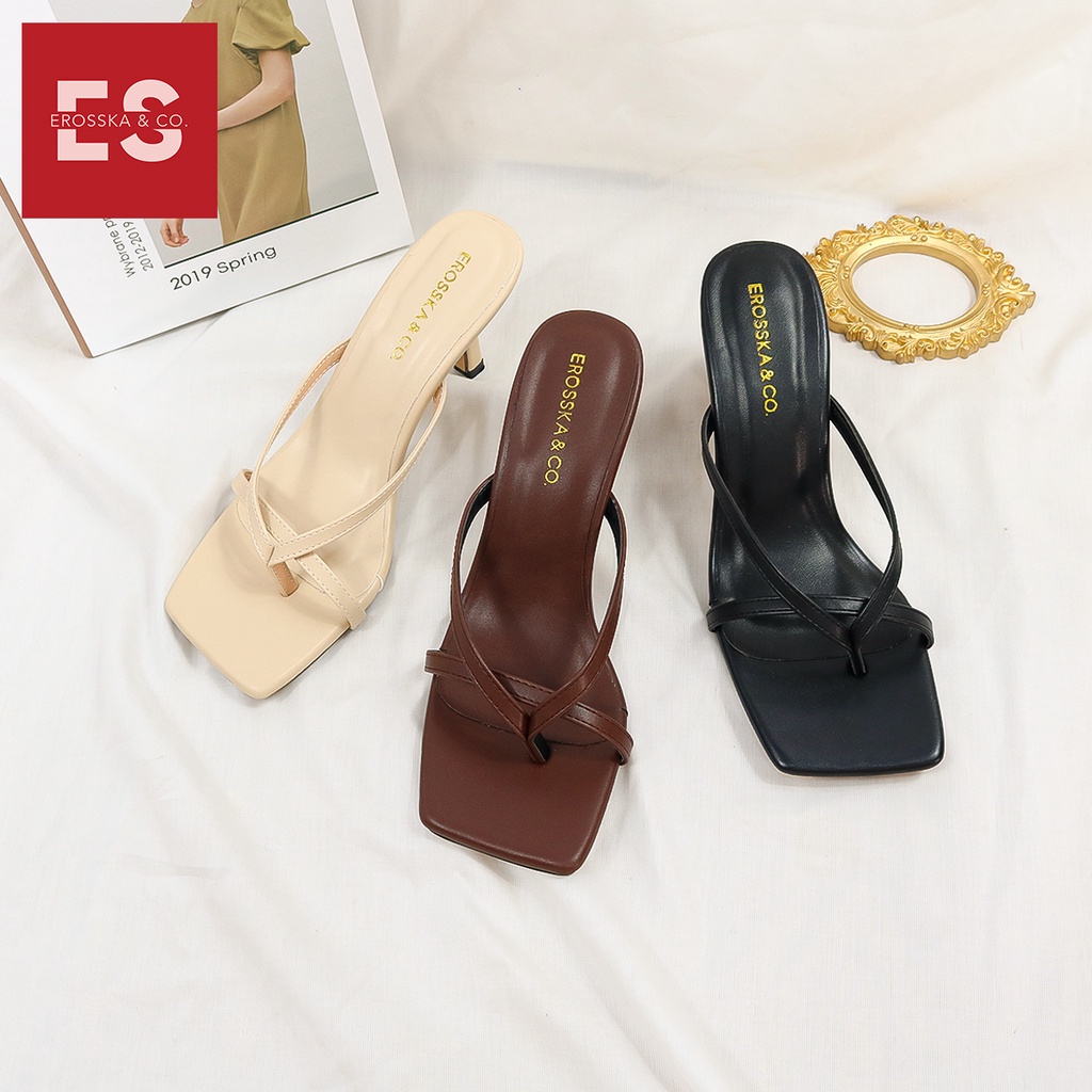 Erosska - รองเท้าแตะผู้หญิงหัวเหลี่ยมคาดน้ําตาลเข้มแบบบาง สูง 7 ซม. - EM060