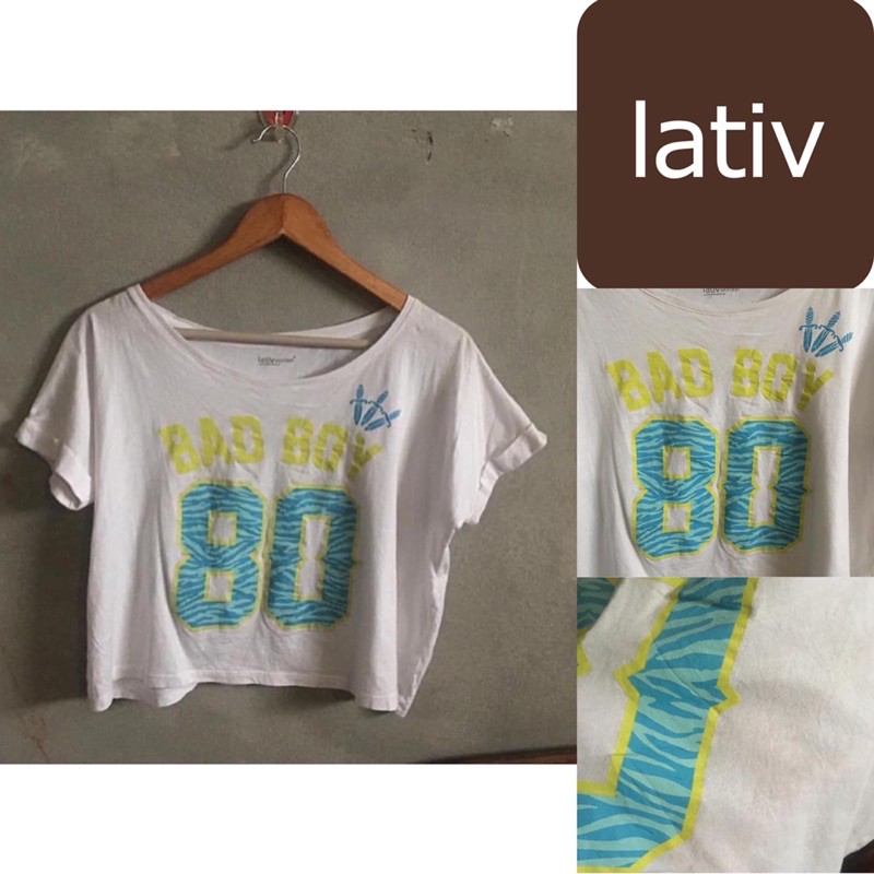 เสื้อครอป สีขาว lativ