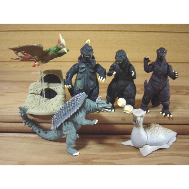 ของแท้ กาชาปอง ชุด Tsuburaya Eiji Selection [Z03-052_211A]