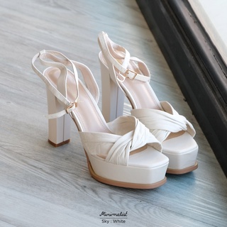 𝐌𝐈𝐍𝐈𝐌𝐀𝐋𝐈𝐒𝐓 Defect Sky (White) heels. 4.5 inch