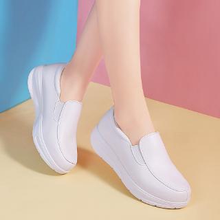 รองเท้าพยาบาลสีดำ Mission White Wedge Cut-Wedges Sneaker รองเท้าพยาบาล