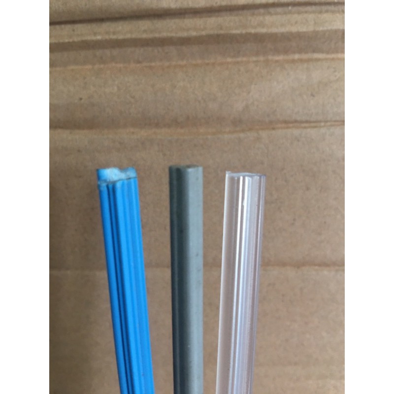 เส้นเชื่อมสามเหลี่ยมพีวีซี สีใส สีเทา สีฟ้า ความยาวได้ต่อเส้น 100 ซม