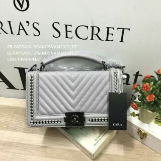 ZARA (Basic) shoulder bag:รีออเดอร์รุ่นขายดีฝุดๆ
แท้💯outlet
กระเป๋าทรง Look like chanel ทรงกล่อง