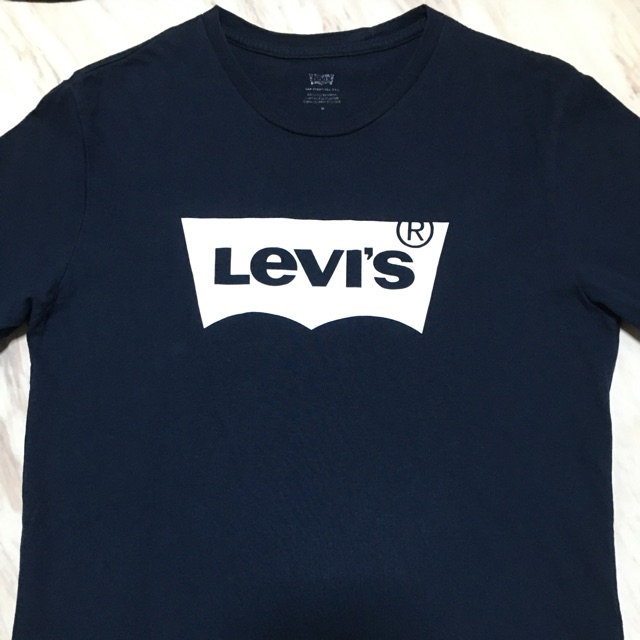 เสื้อยืดมือสอง วินเทจ แบรนด์ USA 🇺🇸 แท้💯Levi’s สนใจสอบถามเพิ่มเติมได้เลยค่ะ