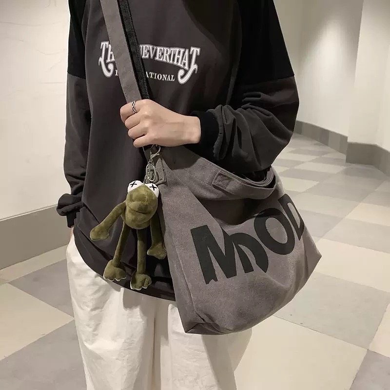 #พร้อมส่ง กระเป๋าสะพายข้าง Mood Bag 180.-♟🖤