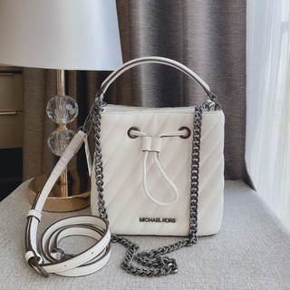 🎀 (สด-ผ่อน) MK ขนมจีบ สีขาว อะไหล่รมดำ 35T0U2UC0U Michael Kors SURI SM Bucket crossbody  OPTIC WHITE