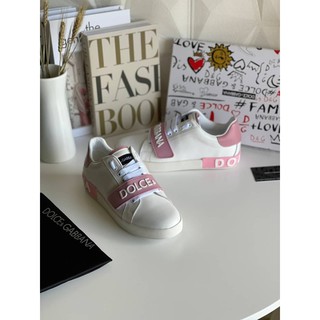 DOLCE GABBANA sneaker คาดสีชมพู