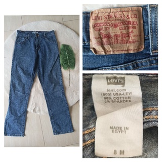 Levis 550 กางเกงยีน์ผู้หญิง  Size 8 M เอววัดจริง 28 นิ้ว ผ้ายีนส์ยืดนิดหน่อยค่ะ