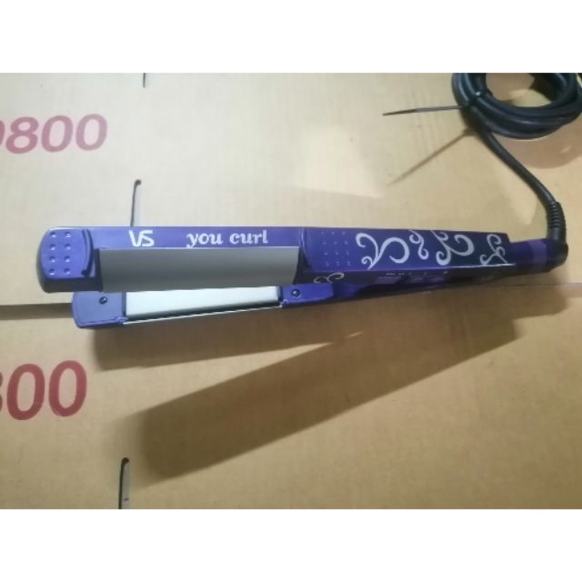 **มือสอง**มีตำหนินิดหน่อย เครื่องหนีบผม Vidal Sassoon รุ่นVS2070A