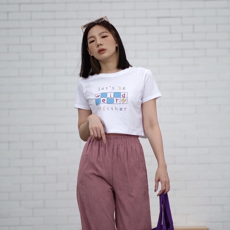 ENDOFMARCH | WEIRD CROP เสื้อครอปสีขาวทรงปกติ ผ้า cotton 100%