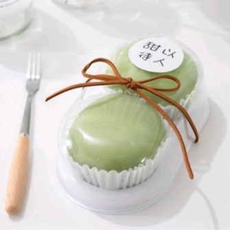 กล่องขนมเปี๊ยะ กล่องไดฟุกุ กล่องขนมพลาสติกฐานสีขาวกลม 2 ช่อง HT 302 แพ็ค 50 ชุด