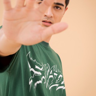 SNAZZY Curve Hem (Green) เสื้อยืดชาย เสื้อยืดคอกลม เสื้อสตรีท