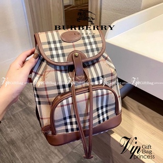 Burberry Small Beige Coated Canvas Backpack ไม่ว่าจะวันธรรมดาหรือวันไปเที่ยว เพียงแค่สะพายกระเป๋าเป้ใบนี้ติดตัวไปด้วย