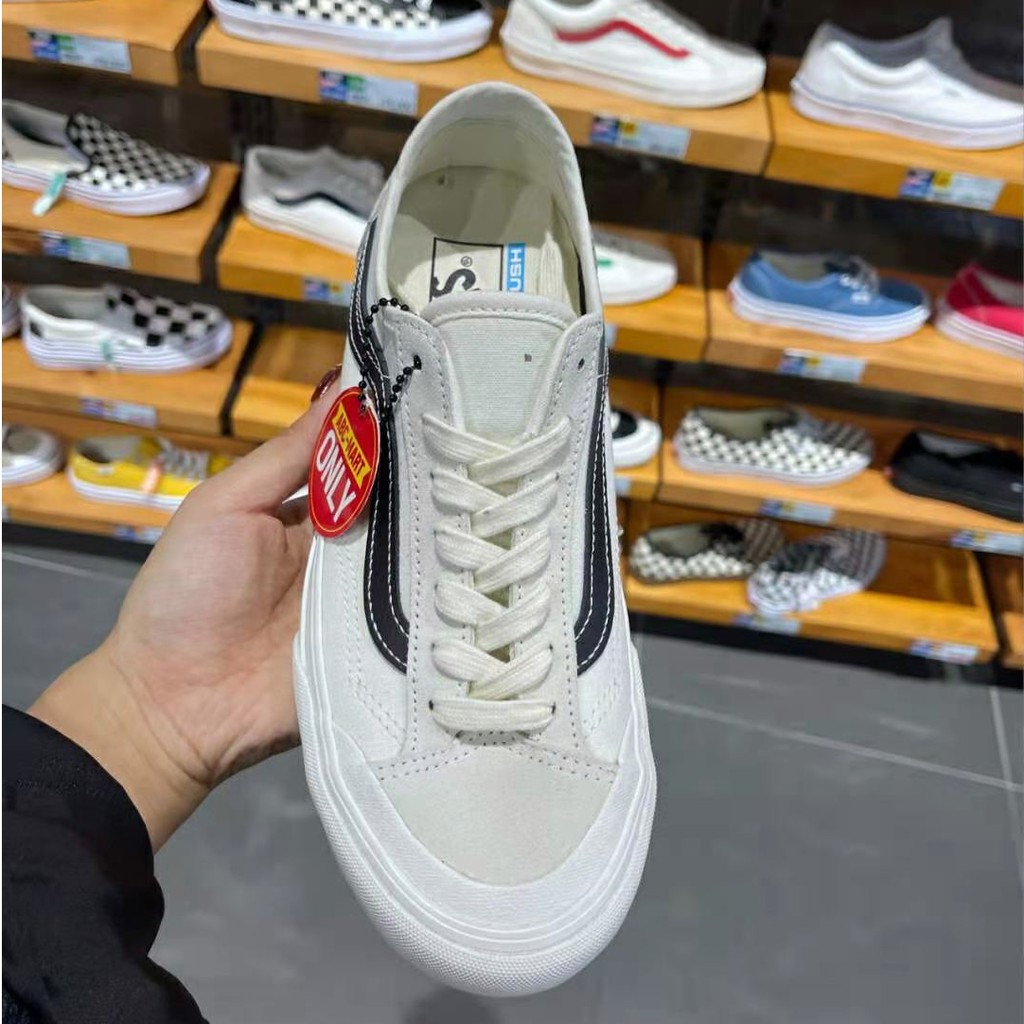 White vans with black line