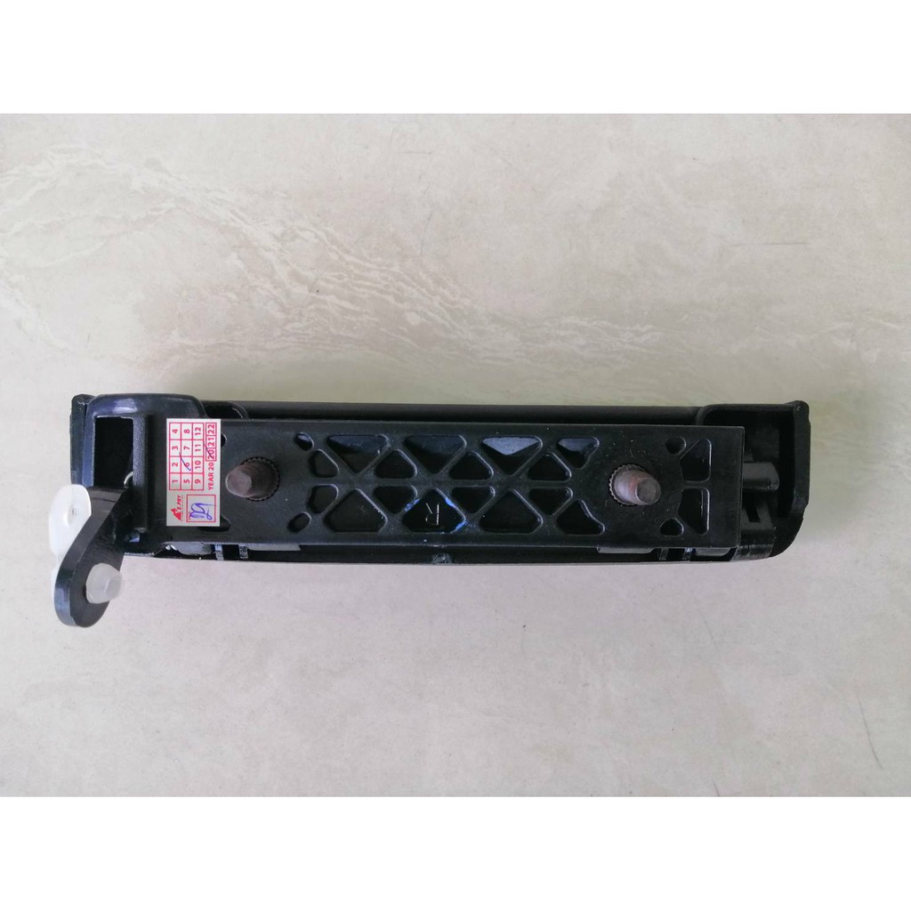 มือเปิดอันนอก NISSAN  BIG-M TD25,BDI 925-993,D21, SUNNY B11 ข้างRH(ขวา)  ราคาอันละ140บาท