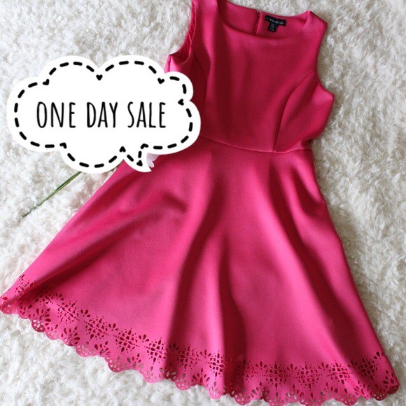 Cynthia Rowley Underarm Dress with Dirty Blue Floral Pressed Dress - Size 2