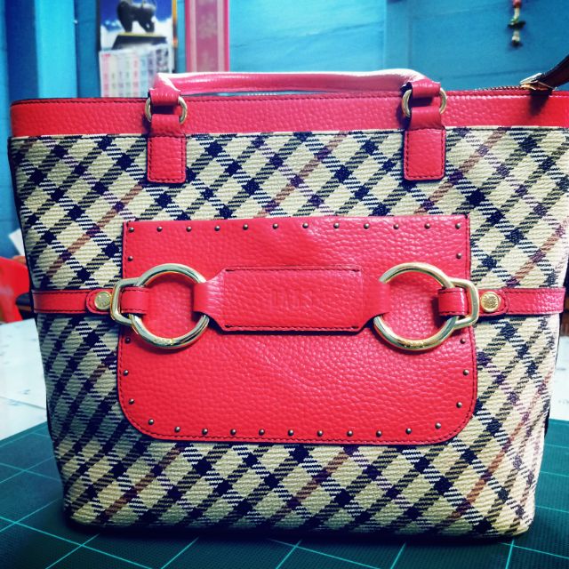 กระเป๋า Daks london