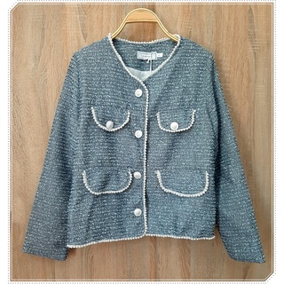 เสื้อทวิตแขนยาว แต่งกระเป๋าขอบมุก กระดุมปั๊มลาย