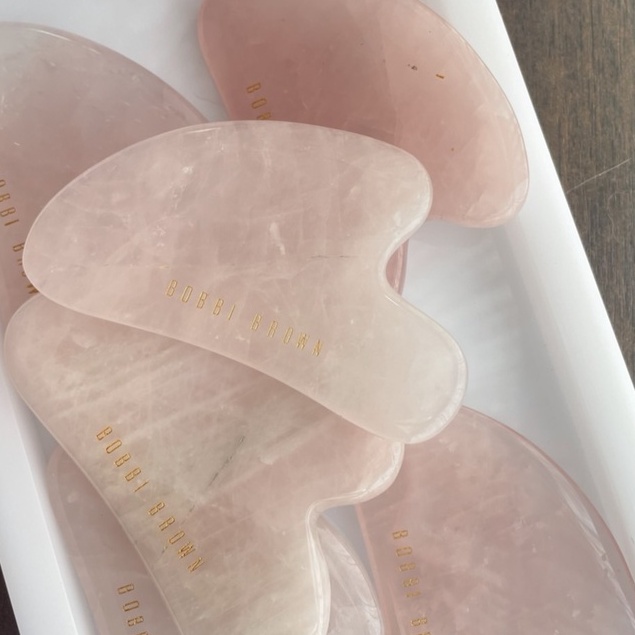กัวซา หินนวดหน้า หินกัวซา นวดหน้า ROSE Quartz Guasha เครื่องสำอางแบรด์เนม ตกเกรด เกรด c นวดบำรุง นวดกระชับ