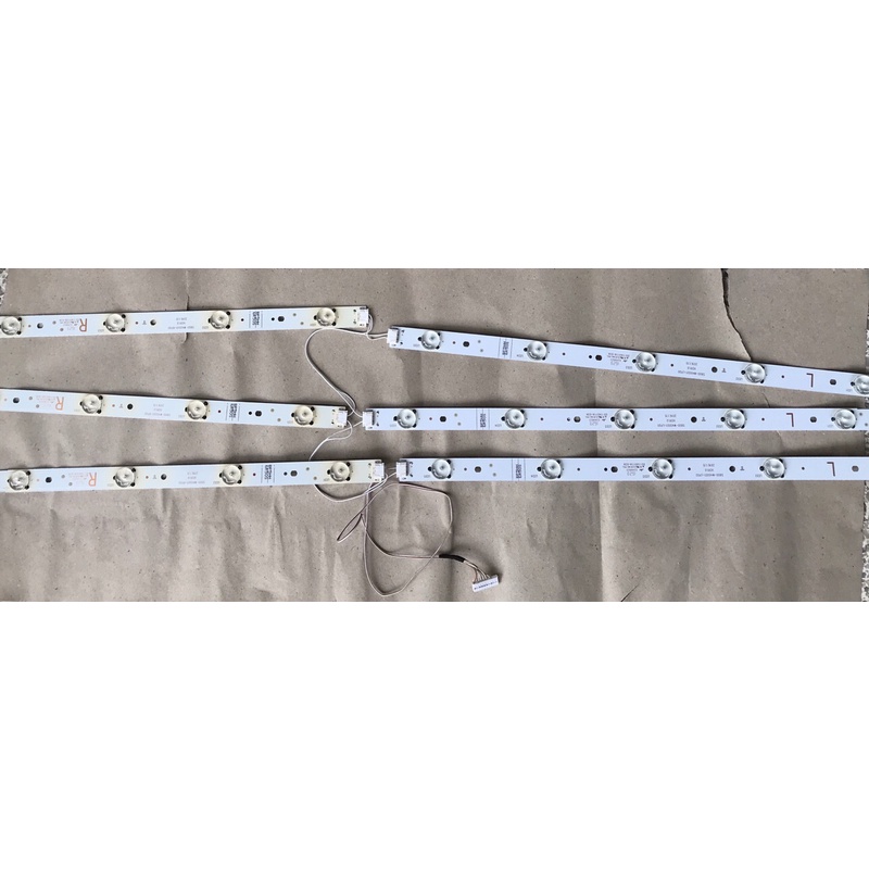 หลอดแบล็คไลท์ ทีวี Toshiba รุ่น 40L5650VT #ถอดแท้