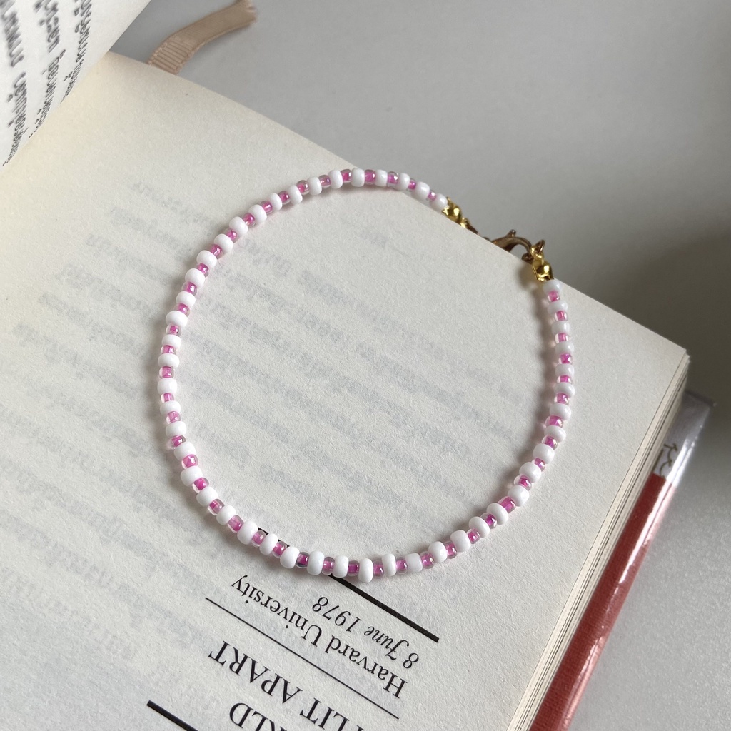 🌸สร้อยข้อเท้าลูกปัดแฮนด์เมด รุ่น Berry pink💗