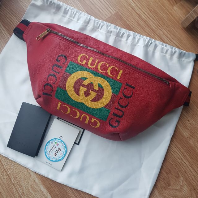 USED IN GOOD CONDITION Gucci  Print leather belt bag
Size 11"W x 7"H x 3"D ใบใหญ่ สภาพสวย ใช้งานน้อย มุมดี
