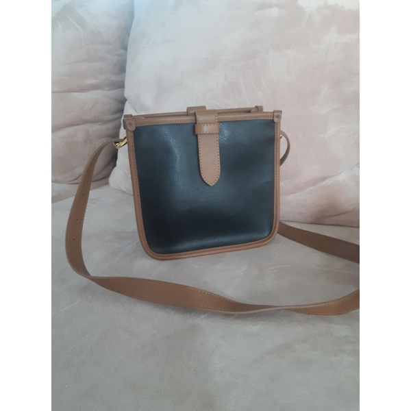 Molisa  Crossbody สีดำมาจ้า ซื้อมายังไม่ได้ใช้