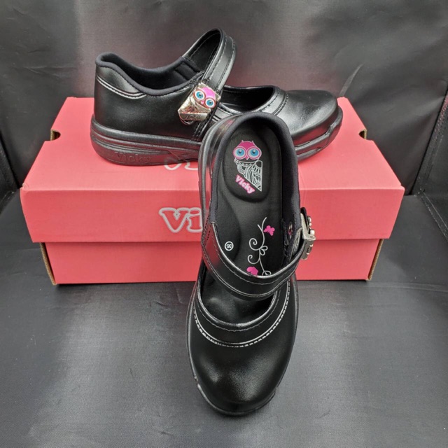 **รบกวนสอบถามสินค้าก่อนสั่งซื้อ** รองเท้านักเรียนหญิง ยี่ห้อ VICKY เบอร์32-46