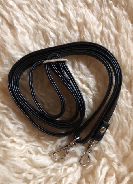 ABLKDกระเป๋าใส่กล้อง Compact พร้อมสายคล้องคอ และสายคล้องมือ สีดำ mcv7