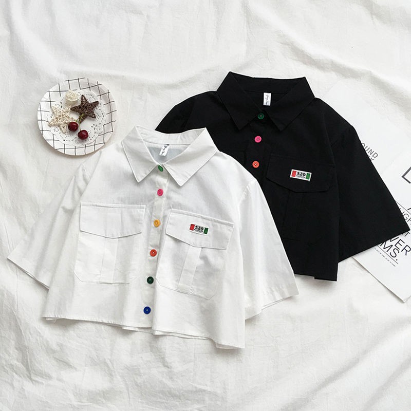 ความรู้สึกการออกแบบกลุ่มเล็กย้อนยุคสไตล์ฮ่องกงเสื้อแขนสั้นผู้หญิง 2022 ฤดูร้อนใหม่ด้านบนเอวสูงสไตล์สั้น