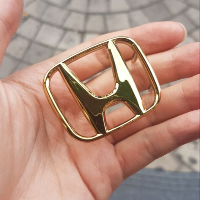 วัดก่อนสั่งนะครับ โลโก้ ฮอนด้า H ทอง ติดพวงมาลัยเดิม มีขา honda jazz ,fit,civic fd fb fc  5 cm