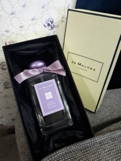 Jomalone plum blossom 1700.- Plum Blossom Limited Edition สีม่วงอมชมพูแดงก่าของดอกพลัมที่เบ่งบานบนยอดไม้ บอกเล่าเรื่องรา