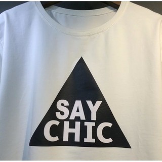 เสื้อแฟชั่น คอกลม แขนสั้น ลาย SAY CHIC สีดำ