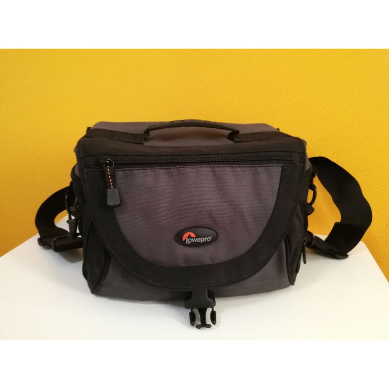 กระเป๋ากล้อง​ lowepro รุ่น​ nova 4 AW มือสอง