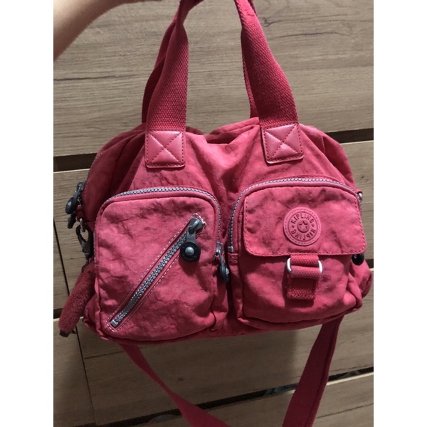 กระเป๋าคลิปลิ๊งค์ สีแดงอมชมพูตุ่นๆ สภาพดีของแท้ Klipling