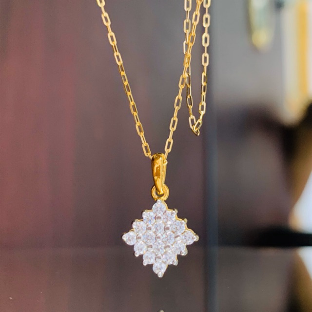 Princely จี้เพชรพร้อมสร้อยคอทอง9Kแท้ จี้เพชรสวิส ดีไซน์เก๋ๆ