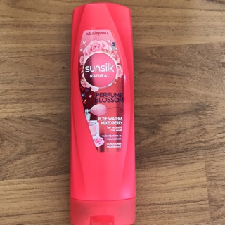 Sunsilk Natural Perfume Blossom Rose Water mixed berry conditioner ซันซิล เนเชอรัล เพอร์ฟูม บลอสซัม