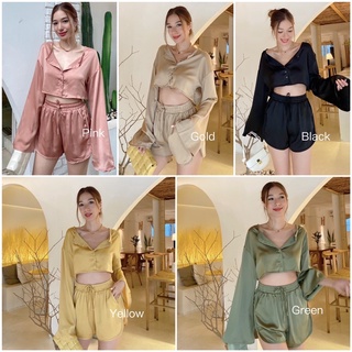 💫New💫(พร้อมส่ง)ชุดเซทซาติน เสื้อแขนกระดิ่ง+กางเกงขาสั้น