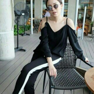 เสื้อเปิดไหล่(สีกรมท่า)แฟชั่น